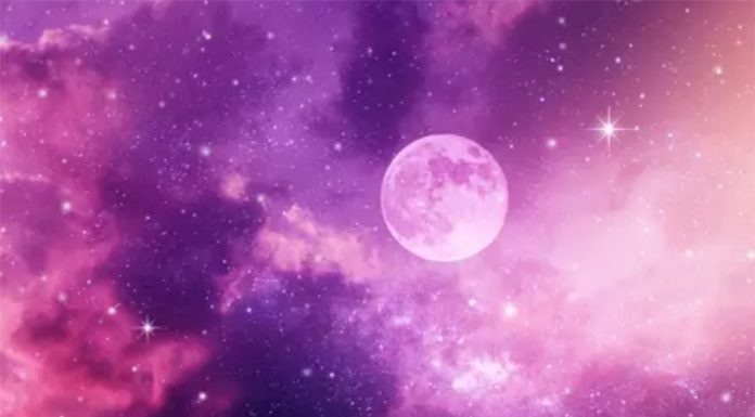 Aprilska polna Luna (16. 4.) je rožnata Luna in prinaša epifanijo v odnosih