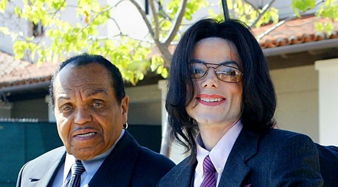 Travmatično otroštvo Michaela Jacksona: oče ga je brutalno pretepal in “kemično kastriral”