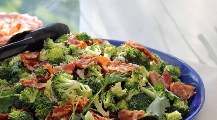 Recept: Hrustljava brokolijeva solata