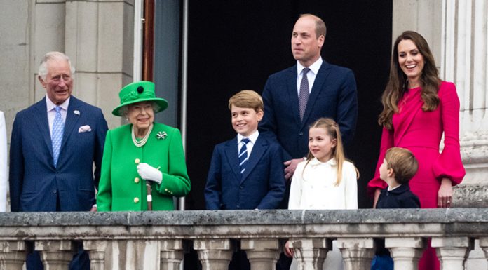 Princ William in Kate Middleton zapuščata Kensingtonsko palačo – kaj se dogaja na kraljevem dvoru?