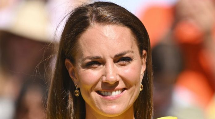 Kate Middleton oživila ta ljubek, klasični vzorec, ki ga je nosila že v preteklih letih