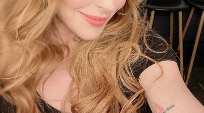 Nekoč problematična zvezdnica, danes umirjena mladoporočenka