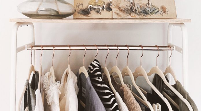 Kako sestaviti klasično kapsulno garderobo, ki bo prestala test časa?