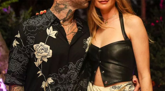 Nekdanja Viktorijina angelčica in njen slavni mož pričakujeta tretjega otroka