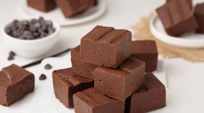 Recept: Božanske (in zdrave!) čokoladno-mandljeve kocke