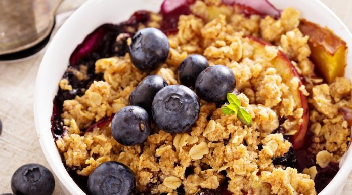 Recept: Drobljenec s sadjem