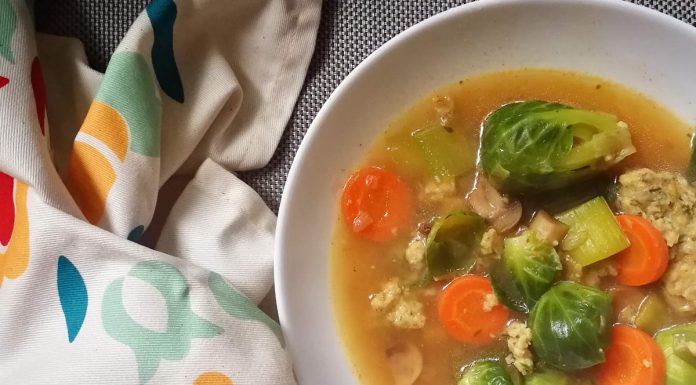 Recept: Zelenjavna juha s pirinimi žličniki jesenska-topla-juha