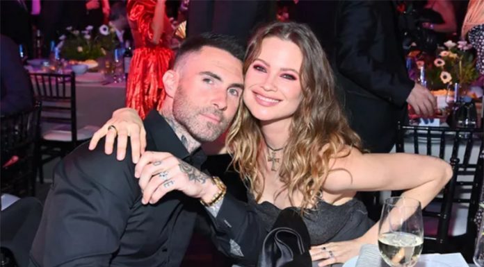 Njegova žena tretjič noseča, on pa osvajal druge