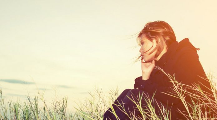 Nesrečni? Kako izstopiti iz svoje teme (ko se to zdi nedosegljivo)