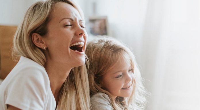 Ti družinski obredi lahko izboljšajo vašo vez z otroki