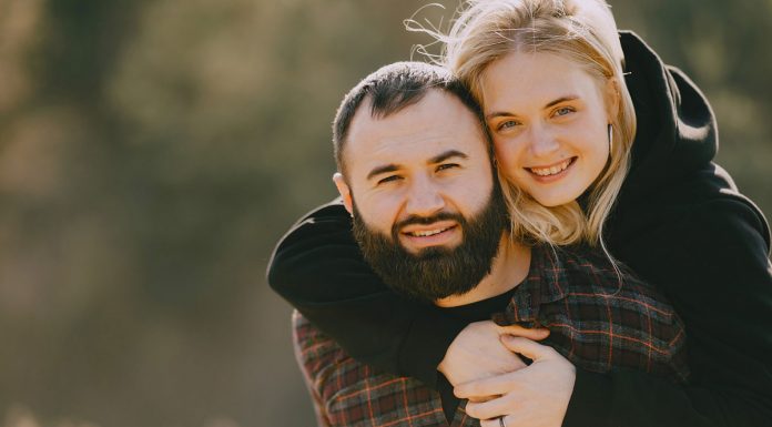 Ženske razkrile, zakaj so jim všeč starejši moški