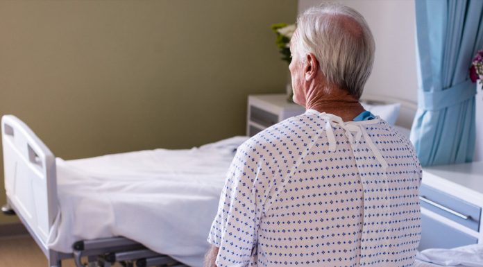 Življenjske lekcije, ki se jih lahko naučimo od umirajočega človeka