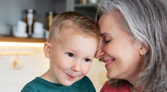 Kako pripraviti otroka na spanje pri babici?