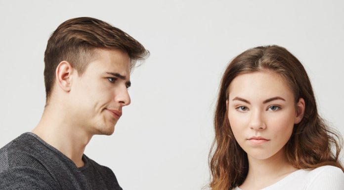 10 znakov, ki kažejo na to, da bivši obžaluje razhod