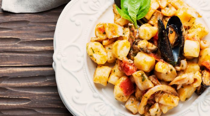 Recept: Njoki z morskimi sadeži