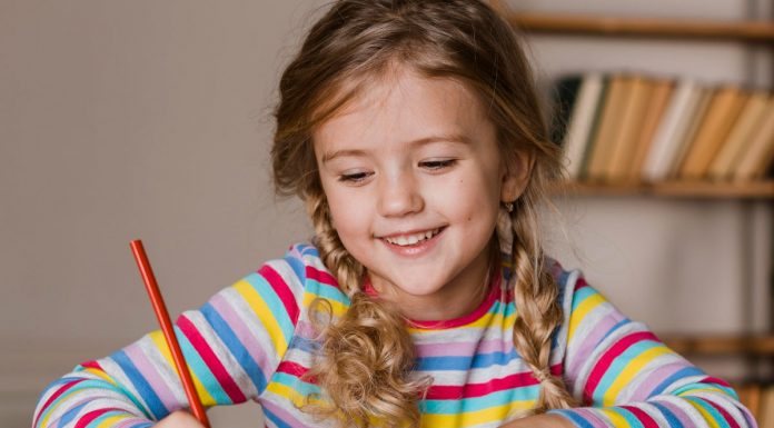 4 pametni načini, kako zamotiti vsakega otroka risanje