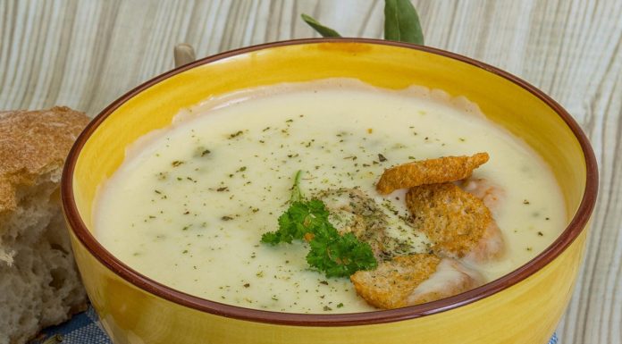 Recept: Juha z brokolijem in sirom