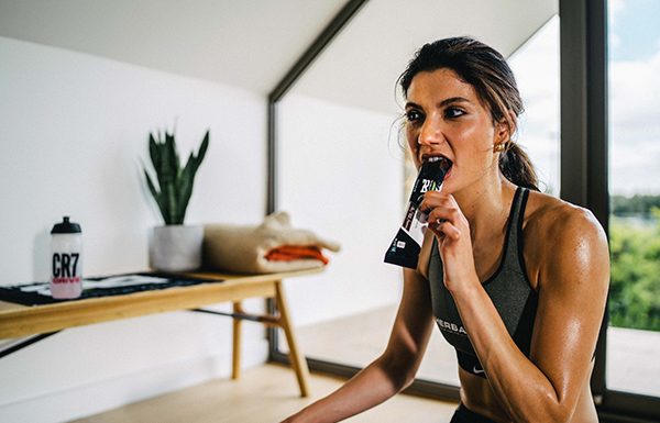 Herbalife Nutrition je dal v prodajo prve beljakovinske ploščice v športni liniji H24