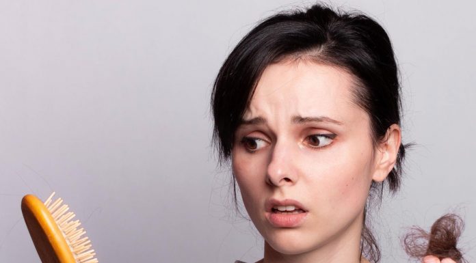 Poporodno izpadanje las in vse, kar bi morali vedeti o tem