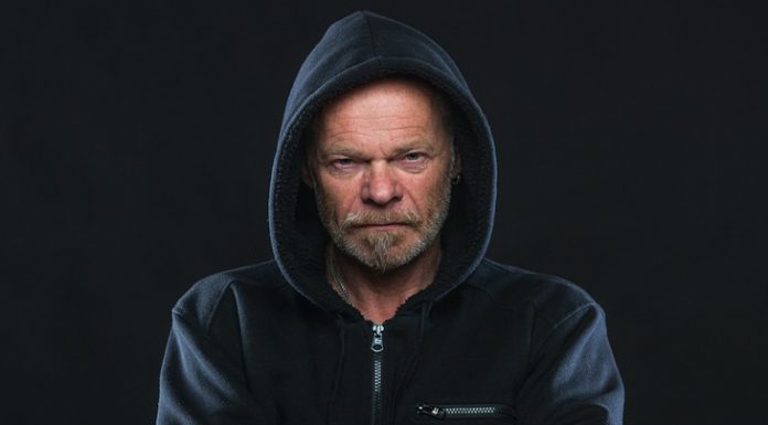 Zakaj toliko žensk privlačijo poškodovani moški?