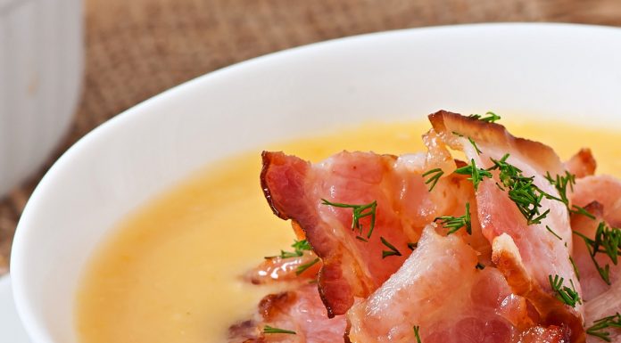 Recept: Pečena krompirjeva juha