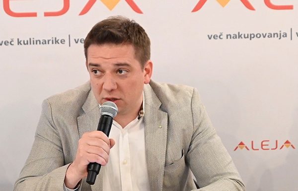 Aleja tik pred praznovanjem 3. rojstnega dne