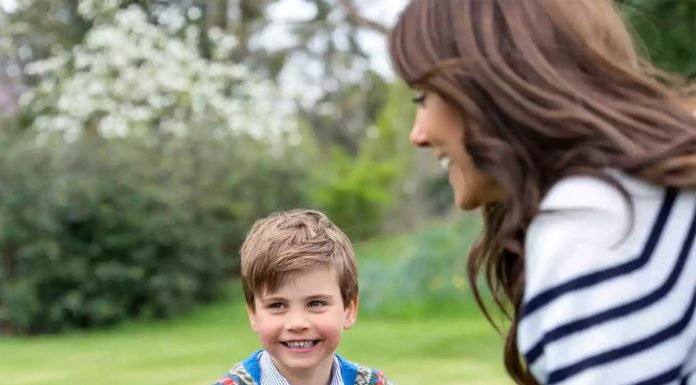 Princ Louis na fotografijah za svoj 5. rojstni dan; nove fotografije so prekršile tradicijo