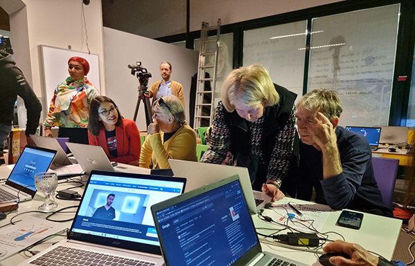 Mobilni heroji ponovno v akciji – za dvig digitalnih kompetenc starejših od 55 let