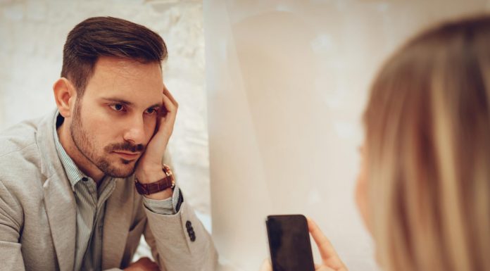 Srečanje z bivšim partnerjem je lahko stresno: 5 nasvetov, kako se izogniti neprijetnostim