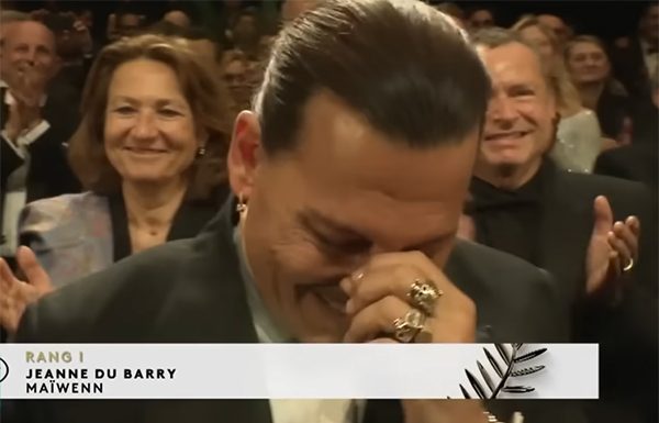 Johnny Depp je zajokal, ko je v Cannesu požel nekajminutne stoječe ovacije