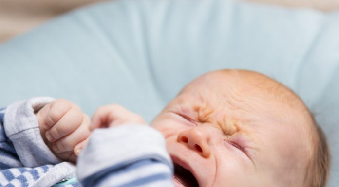 Najučinkovitejši triki za kolike pri dojenčkih