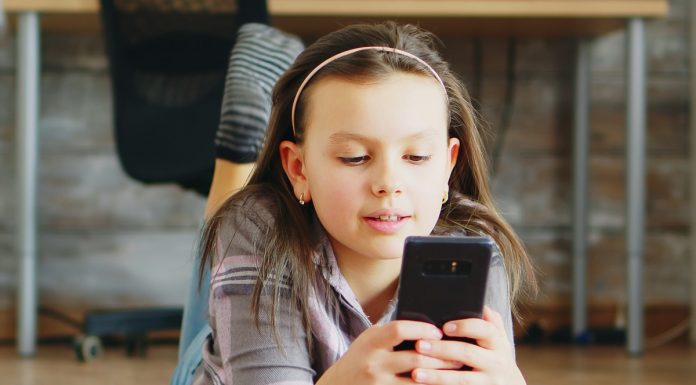 Kako otroka uvesti v tehnologijo in kako postaviti meje?