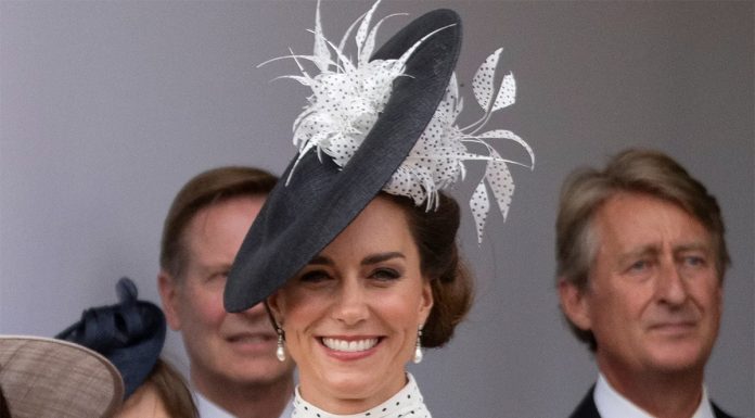 Kate Middleton s svojimi modnimi odločitvami občudovalce pušča brez besed