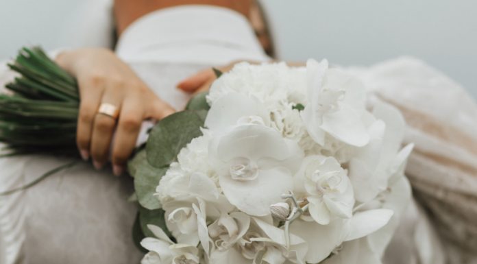 5 ključnih stvari, ki jih morata s partnerjem izkusiti skupaj, preden se poročita