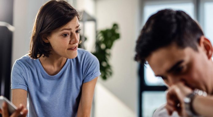 Bi morali odpustiti varanje? Psihologi naštevajo prednosti in slabosti te odločitve