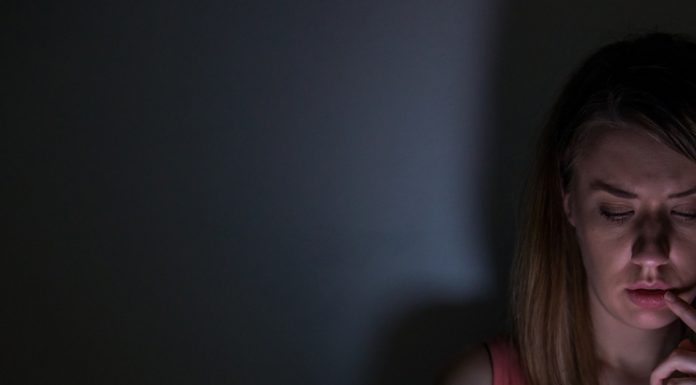 Kaj pomenijo sanje, da vas nekdo zasleduje?