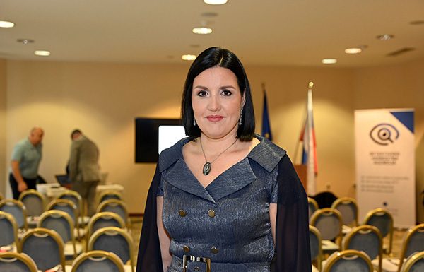 Slovenka Bernarda Škrabar Damnjanović kroji globalni vrh preiskovanja