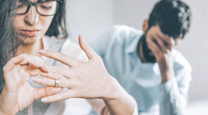 46 % razvezanih parov pravi, da je bil to glavni konflikt v razmerju (in to ni denar)