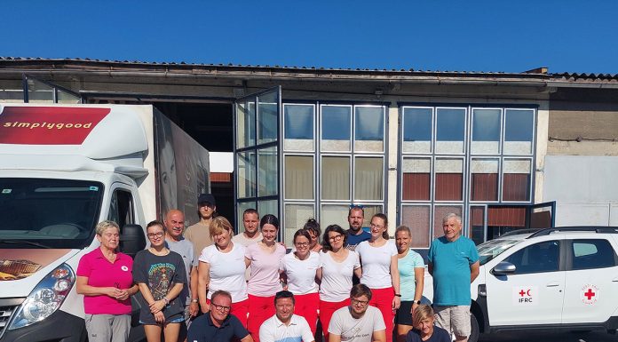 IFRC Rdečemu križu Slovenije dostavil 5 vozil za lažji dostop do ogroženih območij