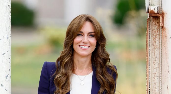 Kate Middleton presenetila s svojo novo izbiro uradne garderobe