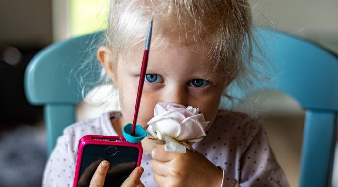 TikTok mora zaradi zlorab otrok plačati globo v višini 345 milijonov evrov