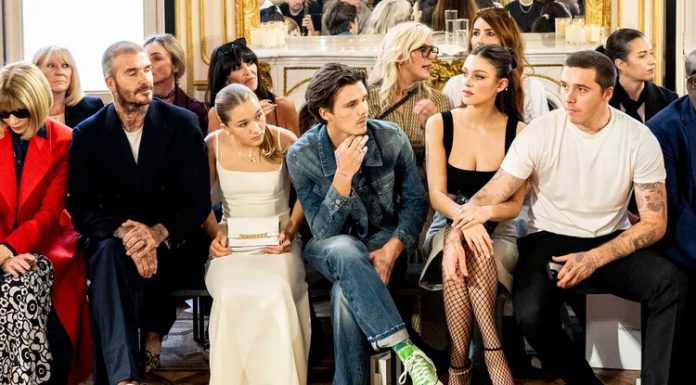 Victorio Beckham je na modni reviji podprla vrsta zvezdnikov