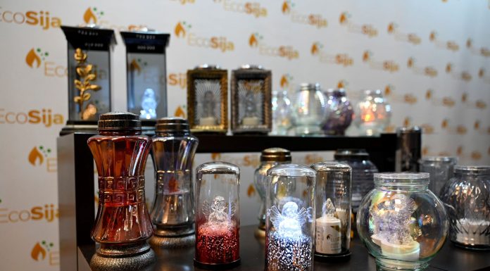 Podjetje EcoSija vnaša trajnost v področje sveč, ki gorijo tudi več kot 3 leta