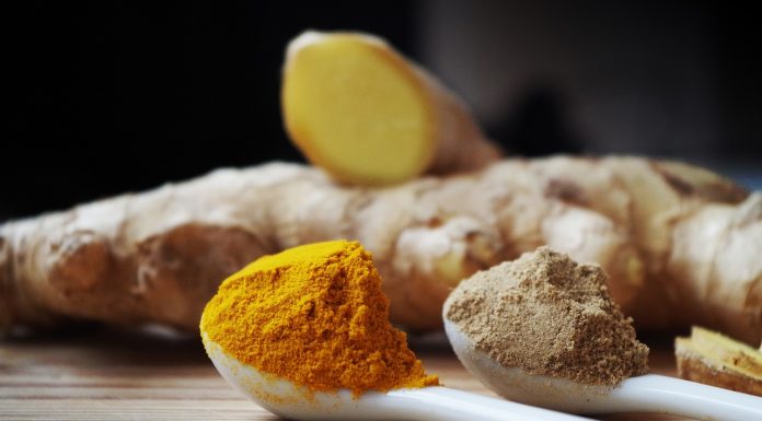 S kurkumo in ingverjem nad različne prebavne težave