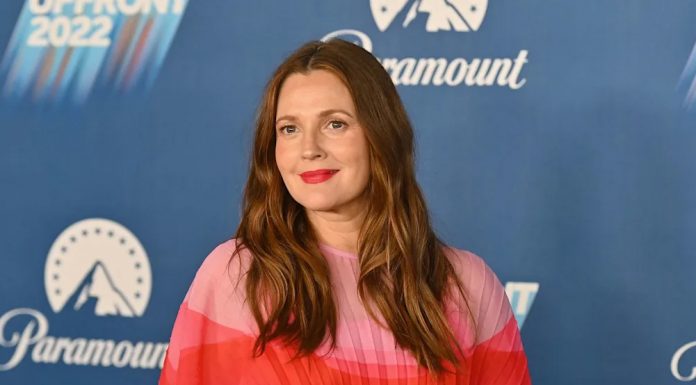 Drew Barrymore šokirala oboževalce, ko je razkrila, da je že tri leta na skrivaj v zvezi