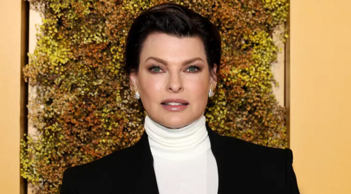 Supermanekenka priznala, da je zmenki ne zanimajo: “Nočem slišati, kako nekdo diha poleg mene!”