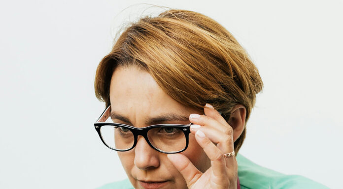 Nezdravi vzorci spanja lahko vodijo v nastanek glavkoma