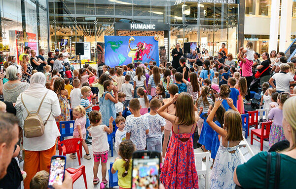 Vabljeni na gledališko predstavo Črtek v mestu