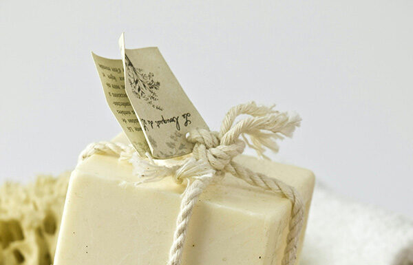 Test mil in gelov za prhanje: odlične ocene za trda mila