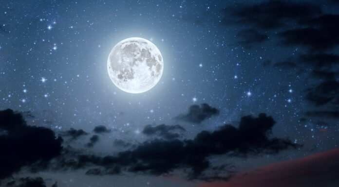 Kaj prinaša prva polna Luna v letu 2025?